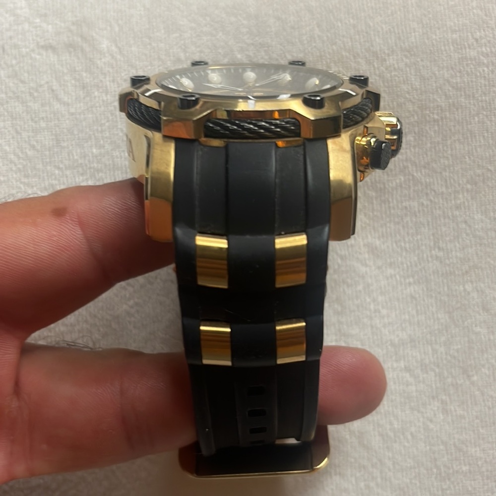 Invicta Bolt - Picture 4 of 5